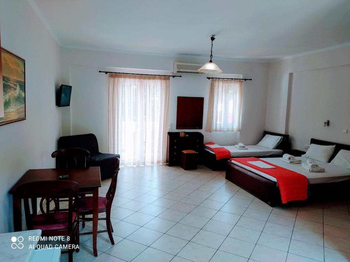 Aparthotel Oasis Exclusive à Parga Extérieur photo