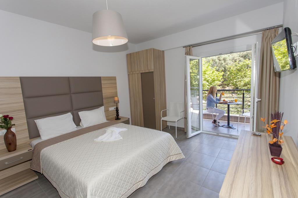 Aparthotel Oasis Exclusive à Parga Extérieur photo