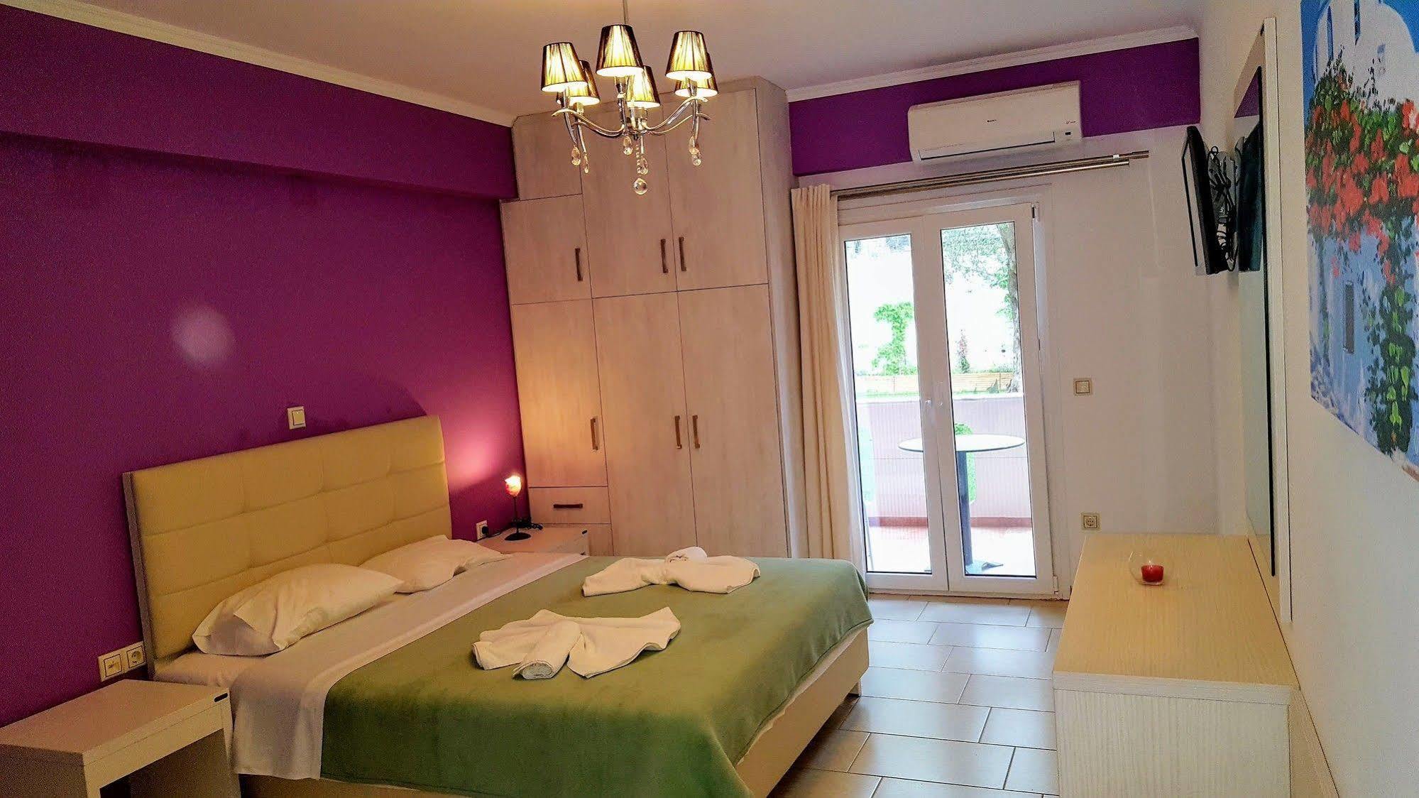 Aparthotel Oasis Exclusive à Parga Extérieur photo